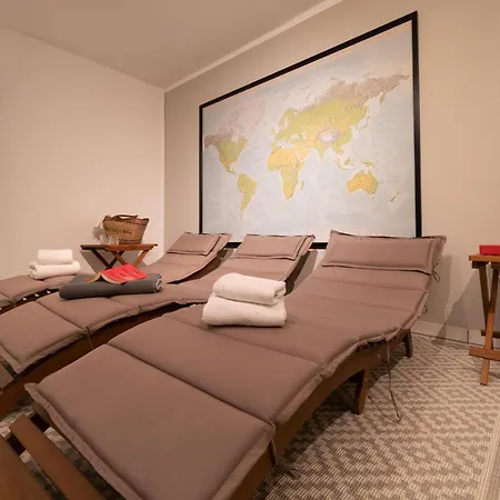 Holsteinhof بيت للعطل *