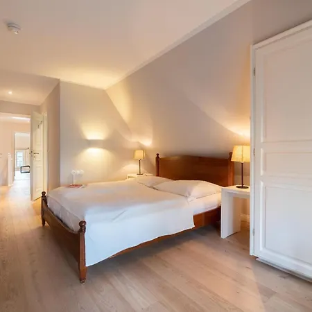 Holsteinhof بيت للعطل *